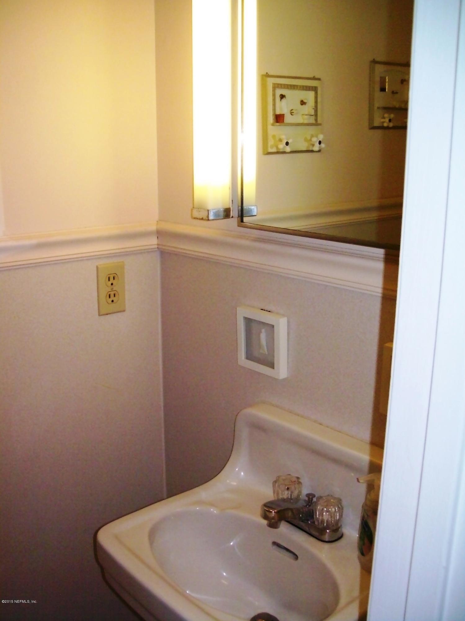 1077 Southeast 46th Loop Keystone Heights, FL 32656 - Photo 25 of 46 25) Half Bath