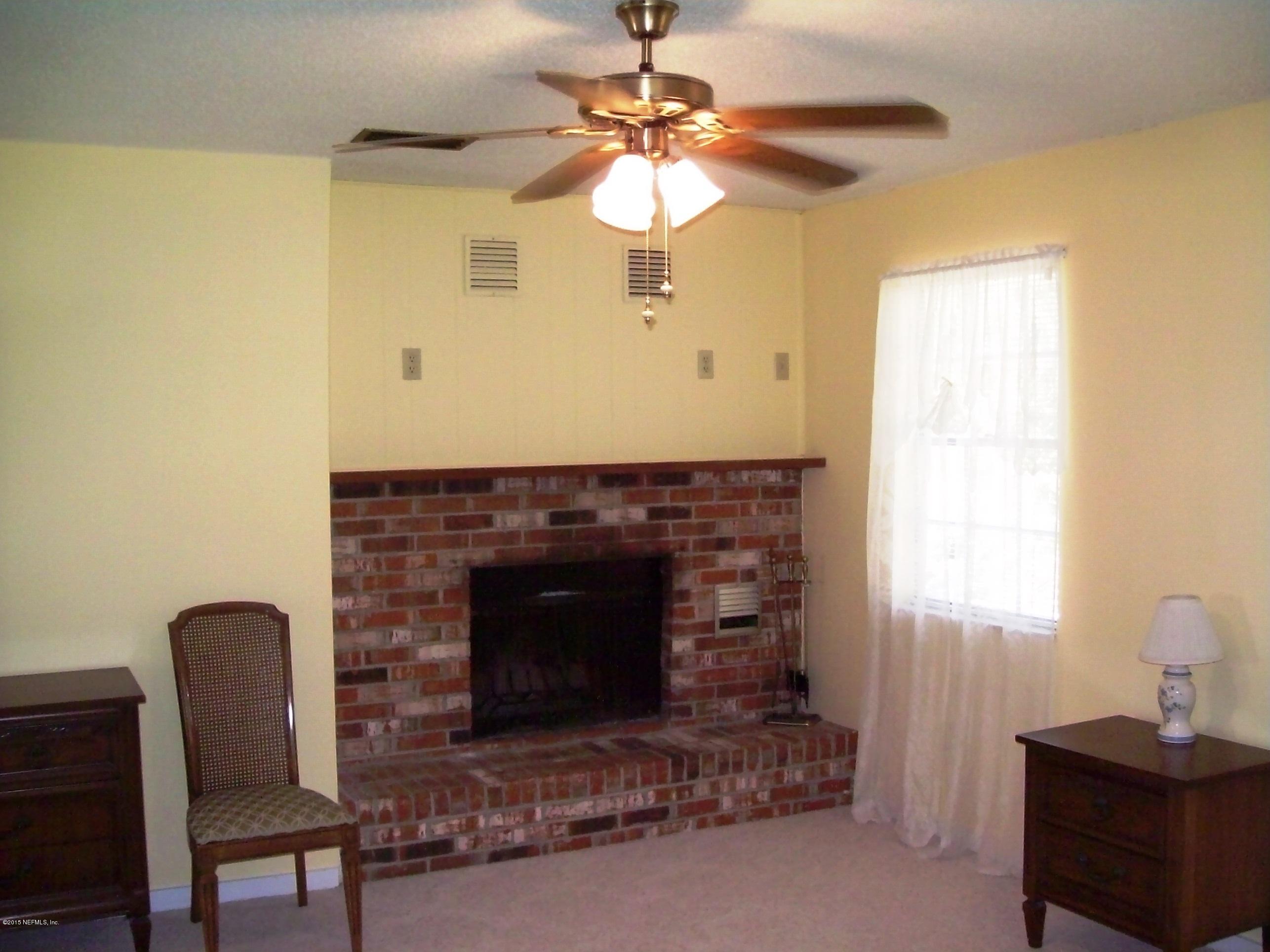 1077 Southeast 46th Loop Keystone Heights, FL 32656 - Photo 26 of 46 26) Upstairs Bedroom