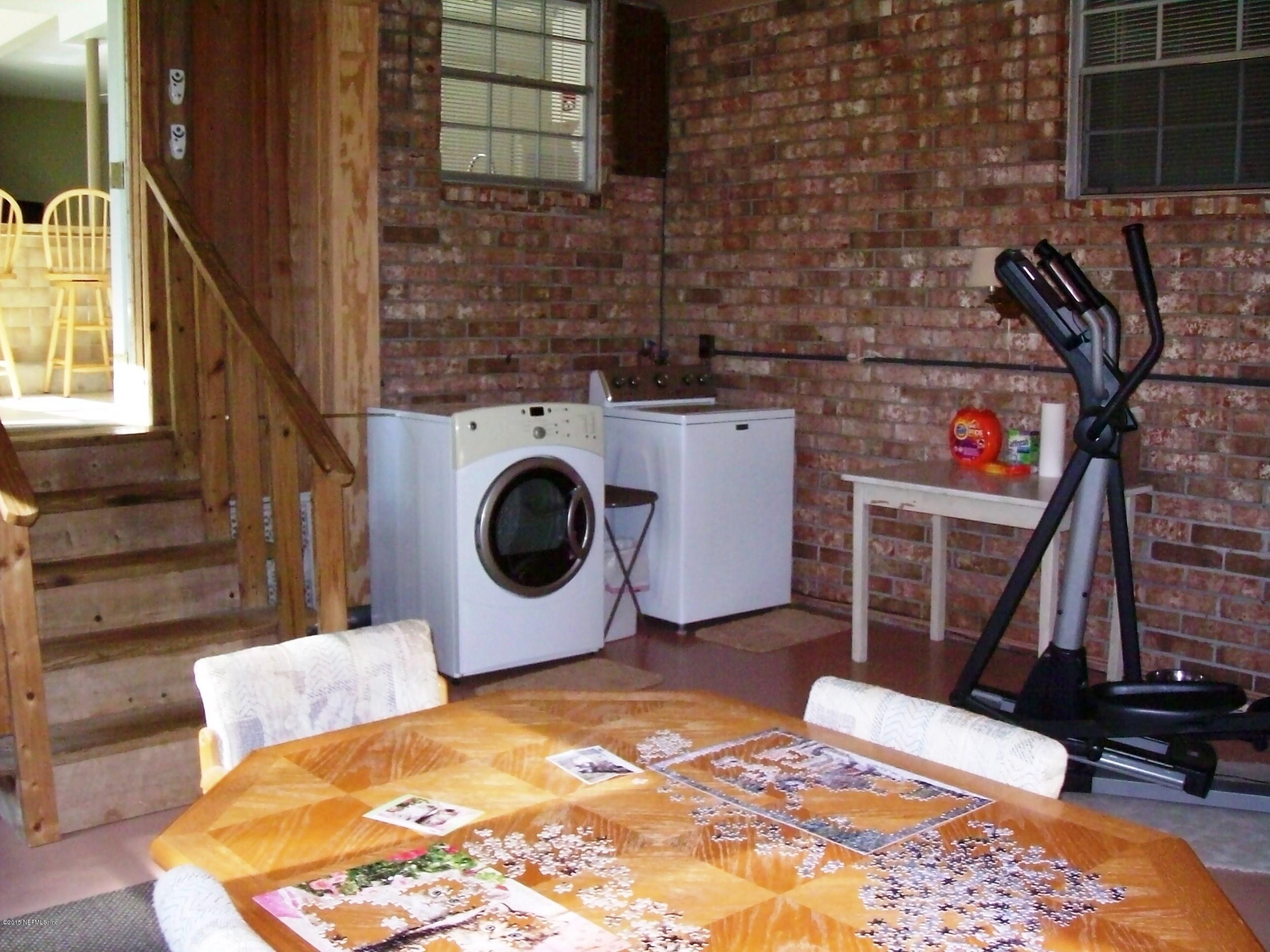 1077 Southeast 46th Loop Keystone Heights, FL 32656 - Photo 31 of 46 31) With Laundry