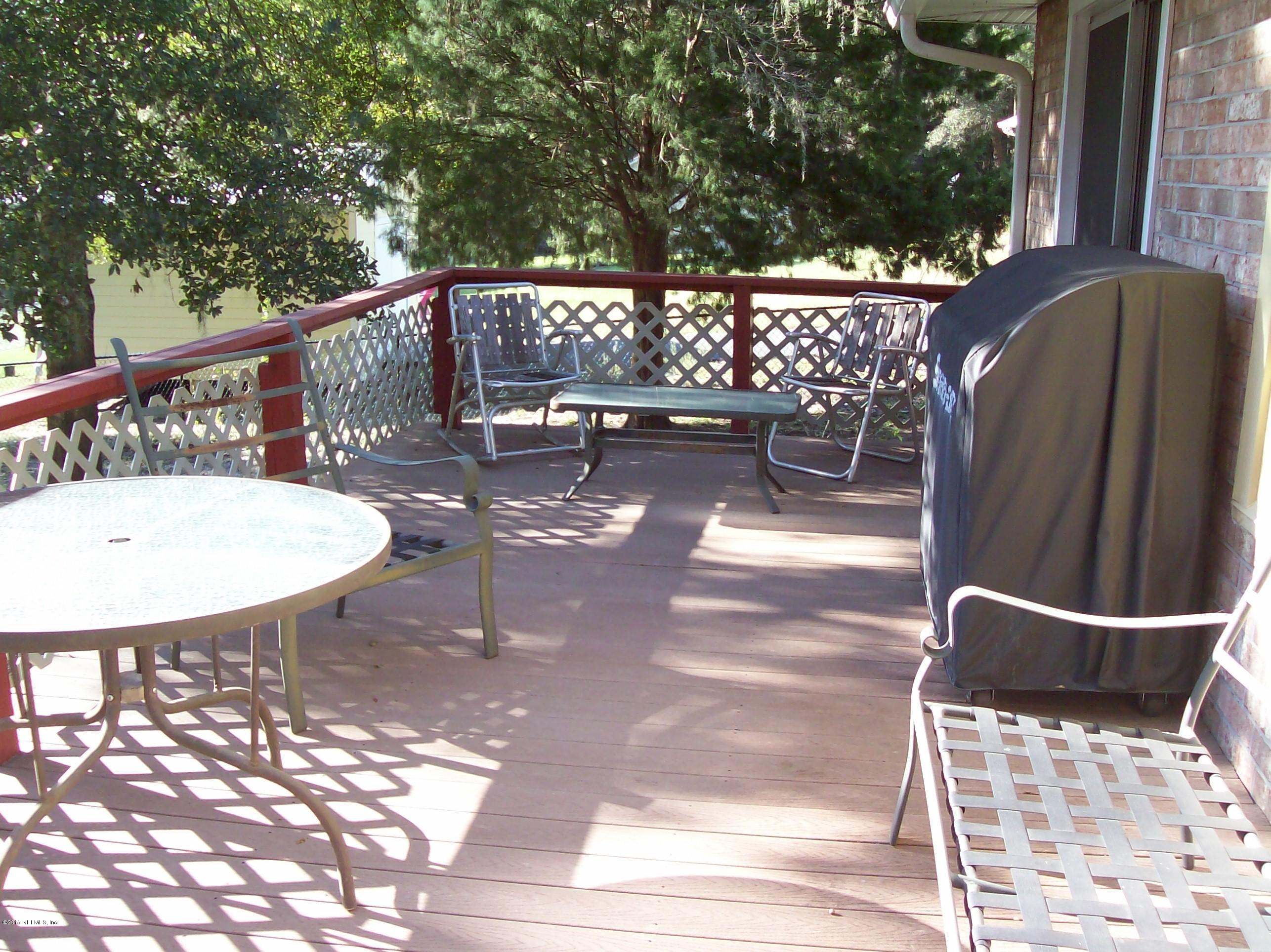 1077 Southeast 46th Loop Keystone Heights, FL 32656 - Photo 36 of 46 36) Trex Deck