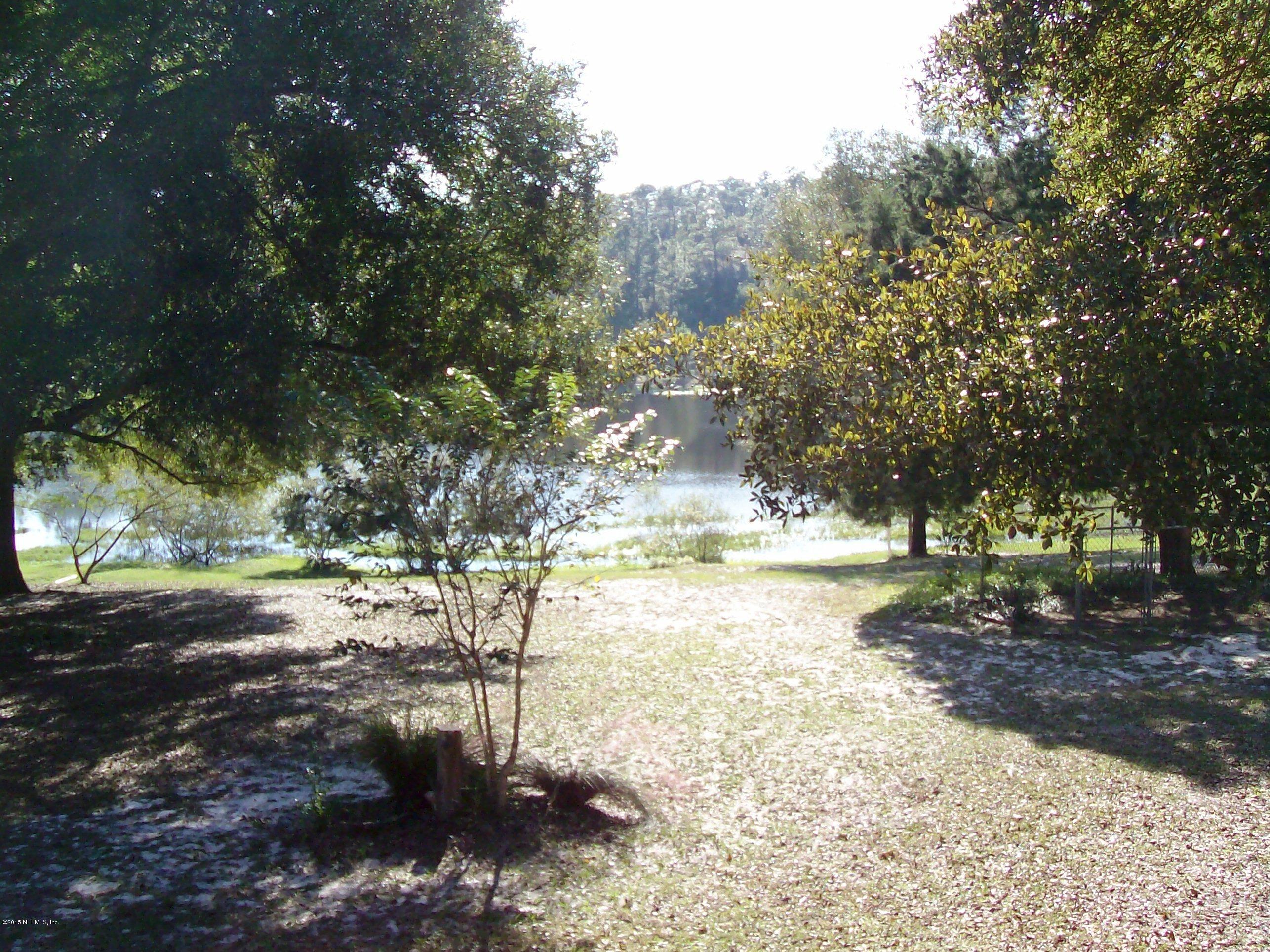1077 Southeast 46th Loop Keystone Heights, FL 32656 - Photo 38 of 46 38) Deck to Lake
