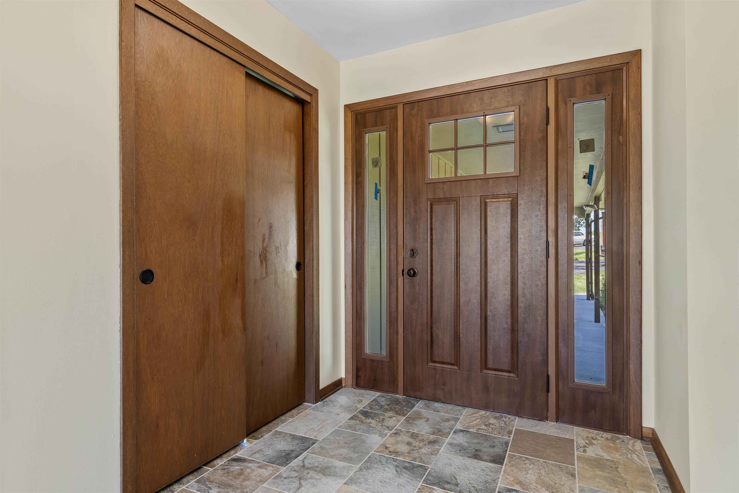 7335 McCurry Road Roscoe, IL 61073 - Photo 4 of 28 Gallery Image 4