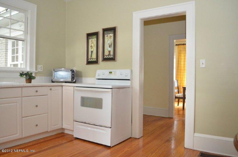 3535 Riverside Avenue Jacksonville, FL 32205 - Photo 11 of 18 Kitchen
