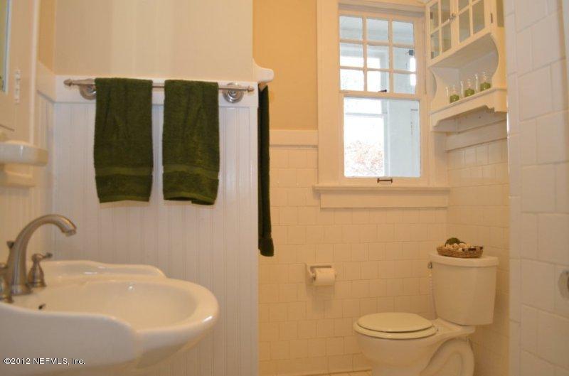 3535 Riverside Avenue Jacksonville, FL 32205 - Photo 13 of 18 Downstairs bath