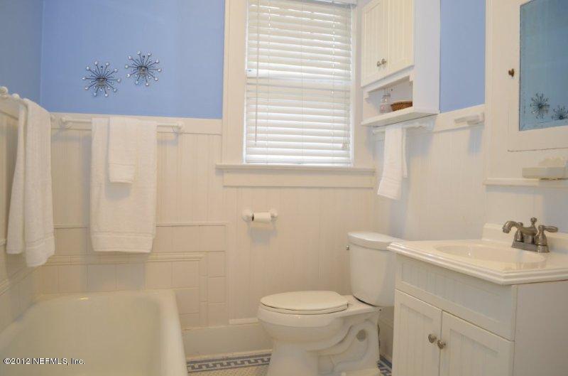 3535 Riverside Avenue Jacksonville, FL 32205 - Photo 16 of 18 Bath