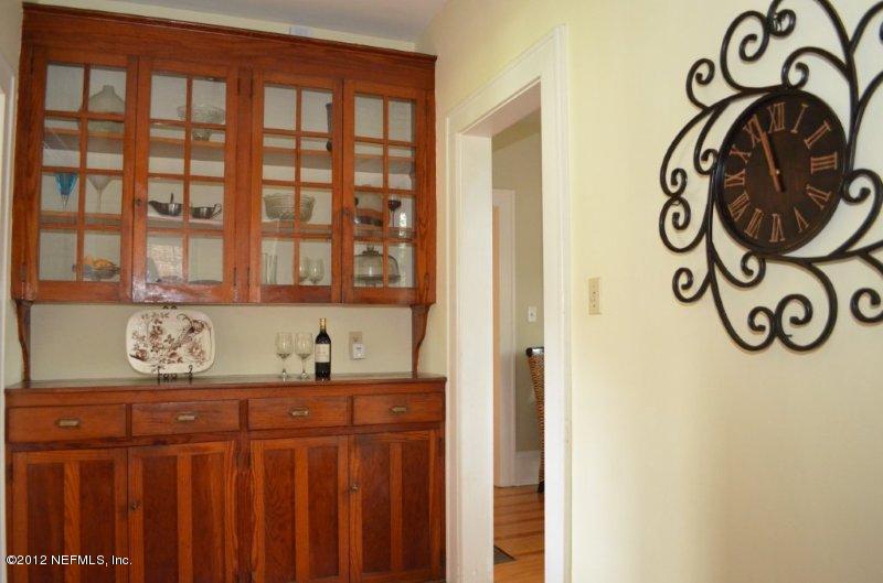 3535 Riverside Avenue Jacksonville, FL 32205 - Photo 9 of 18 Butlers pantry