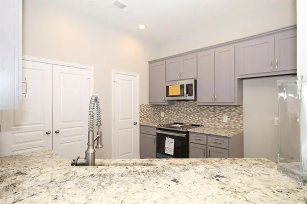 $2,350 | 11115 Oliver Lane, Frisco, TX 75035