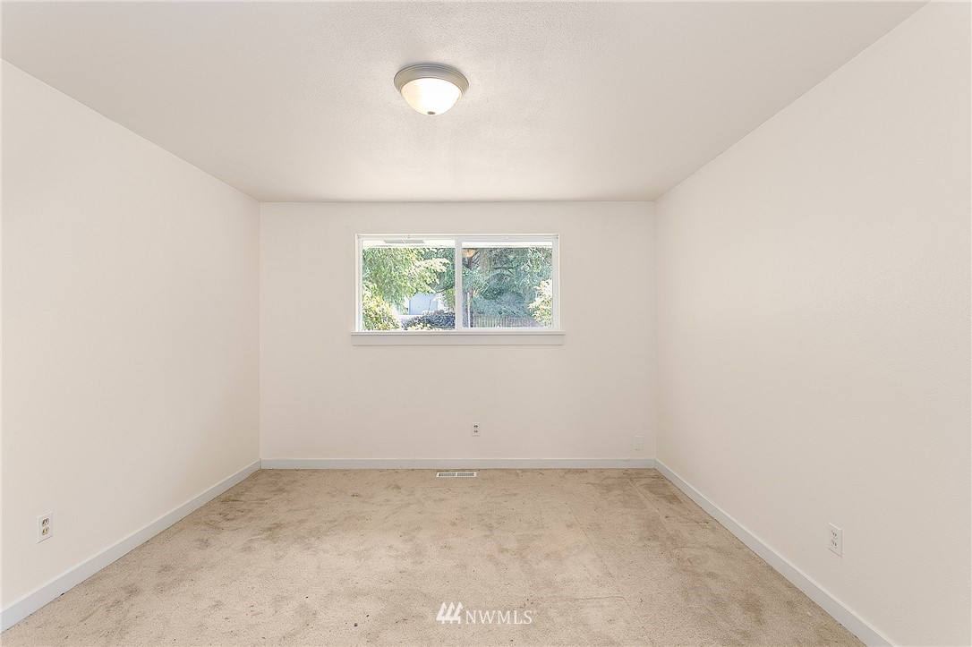 4222 Robin Road West University Place, WA 98466 - Photo 14 of 25 Gallery Image 14