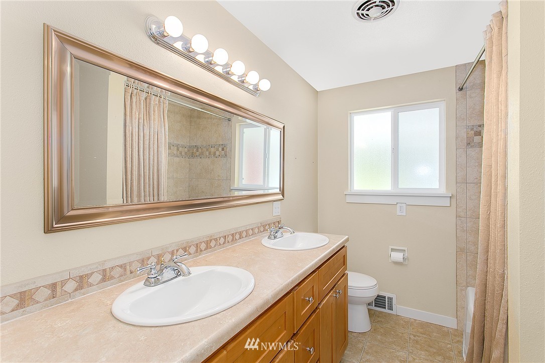 4222 Robin Road West University Place, WA 98466 - Photo 19 of 25 Gallery Image 19