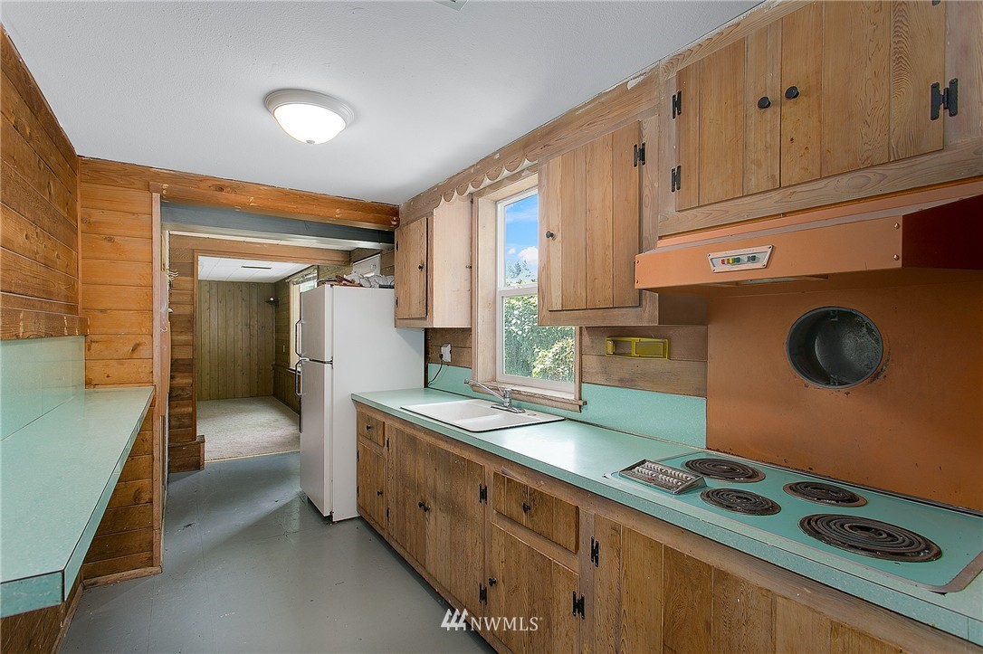 4222 Robin Road West University Place, WA 98466 - Photo 21 of 25 Gallery Image 21