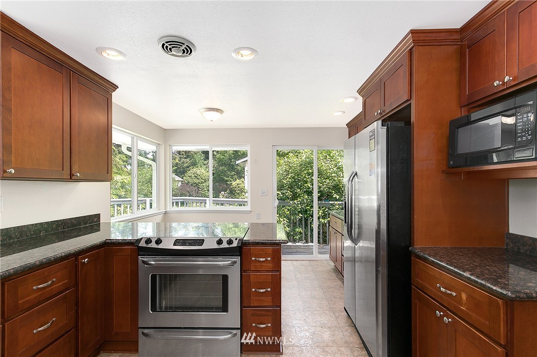 4222 Robin Road West University Place, WA 98466 - Photo 7 of 25 Gallery Image 7
