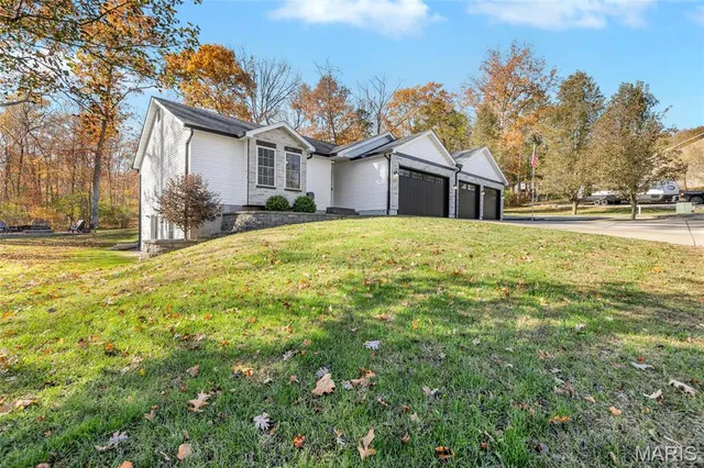 $419,000 | 644 Osage Lake Drive, Cedar Hill, MO 63016