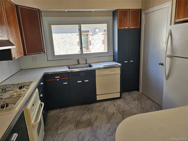 $2,700 | 65 Belmont Avenue, Yonkers, NY 10704