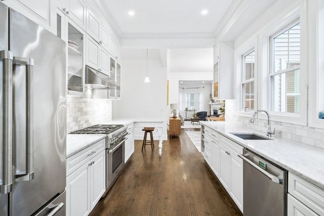 $2,100,000 | 437 West Fourth Street, Boston, MA 02127