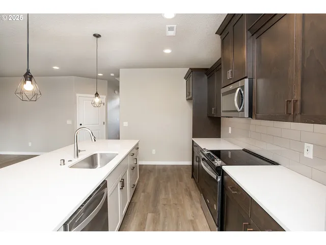 $569,900 | 12801 Northeast 109th Street, Vancouver, WA 98682