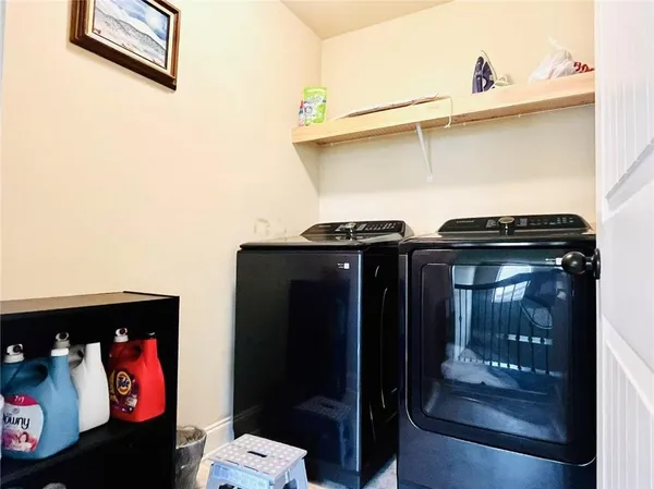 a view of walk in closet