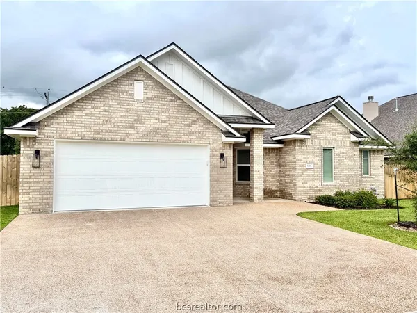 $2,450 | 1216 Bridgewater Drive, College Station, TX 77845