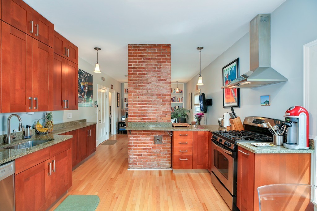 34 Spring Street, Unit 2 Somerville, MA 02143 - Photo 3 of 12 Gallery Image 3