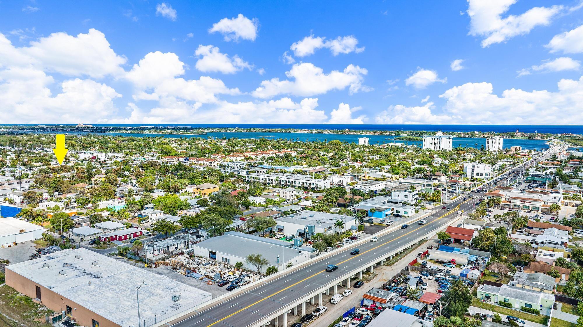 445 Monroe Drive West Palm Beach, FL 33405 - Photo 19 of 20 a city view