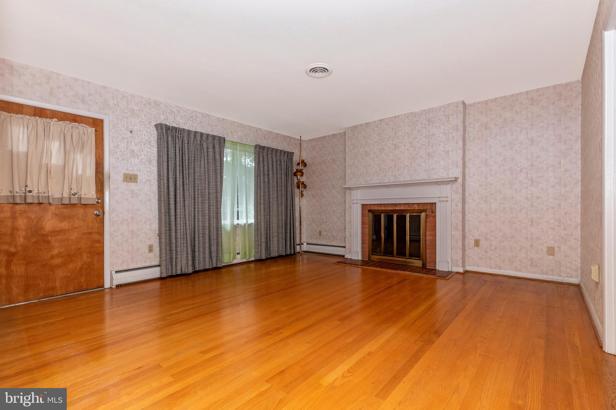 7947 Yellow Springs Road Frederick, MD 21702 - Photo 4 of 53