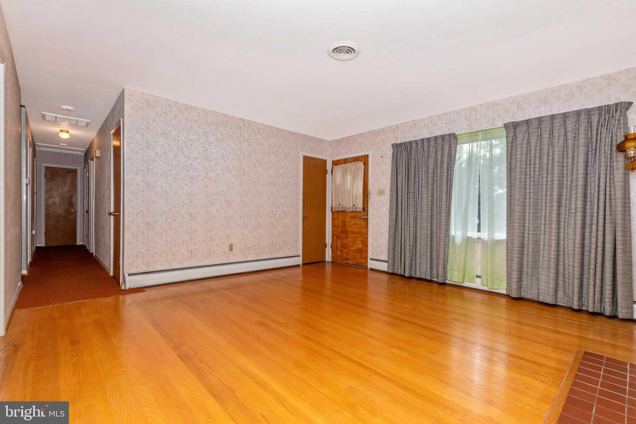 7947 Yellow Springs Road Frederick, MD 21702 - Photo 5 of 53