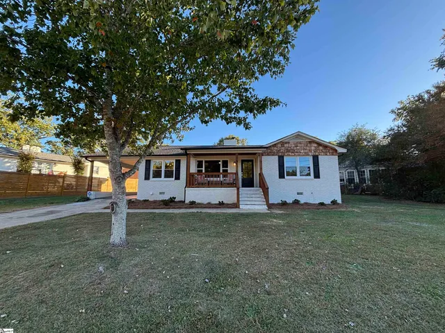 $399,900 | 7 Hardale Lane, Greenville, SC 29607