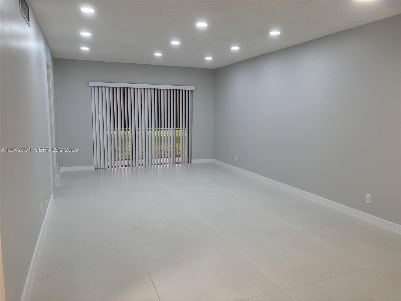 300 Berkley Road, Unit 103 Hollywood, FL 33024 - Photo 15 of 31