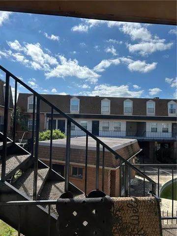 $1,400 | 3110 Edenborn Avenue, Unit 402, Metairie, LA 70002