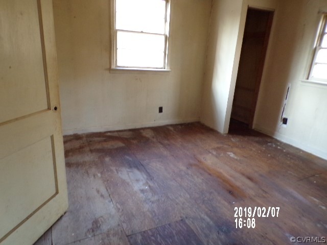 10309 Taylor Road Chesterfield, VA 23838 - Photo 11 of 16 an empty room with windows