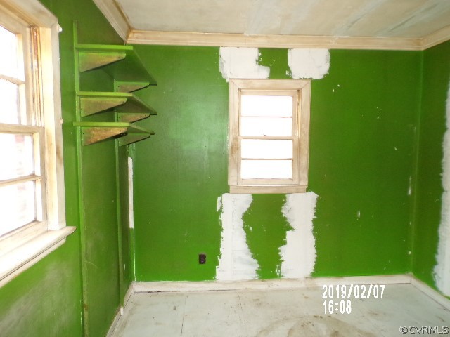 10309 Taylor Road Chesterfield, VA 23838 - Photo 13 of 16 a green room with window and gate