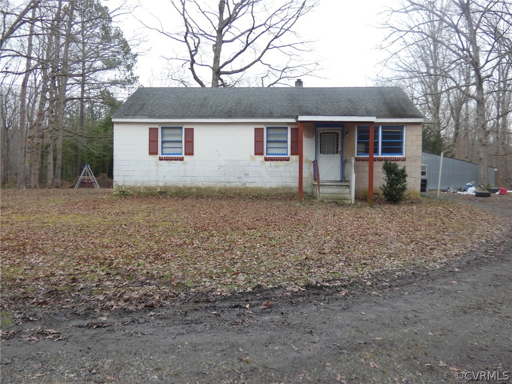 10309 Taylor Road Chesterfield, VA 23838 - Photo 9 of 16 a view of a house with a yard