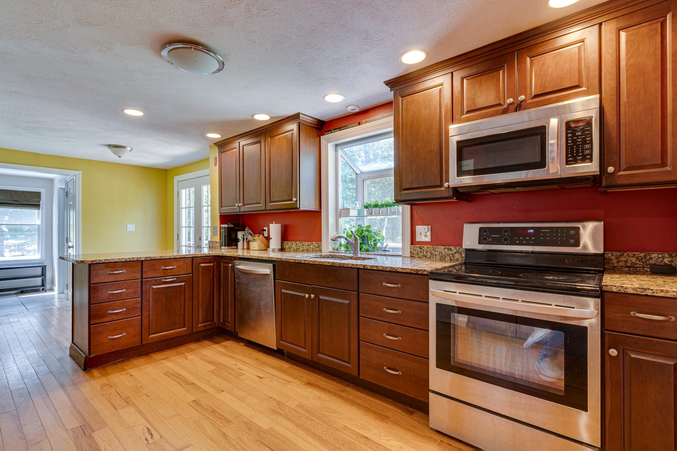 10 New Road Windham, NH 03087 - Photo 10 of 36