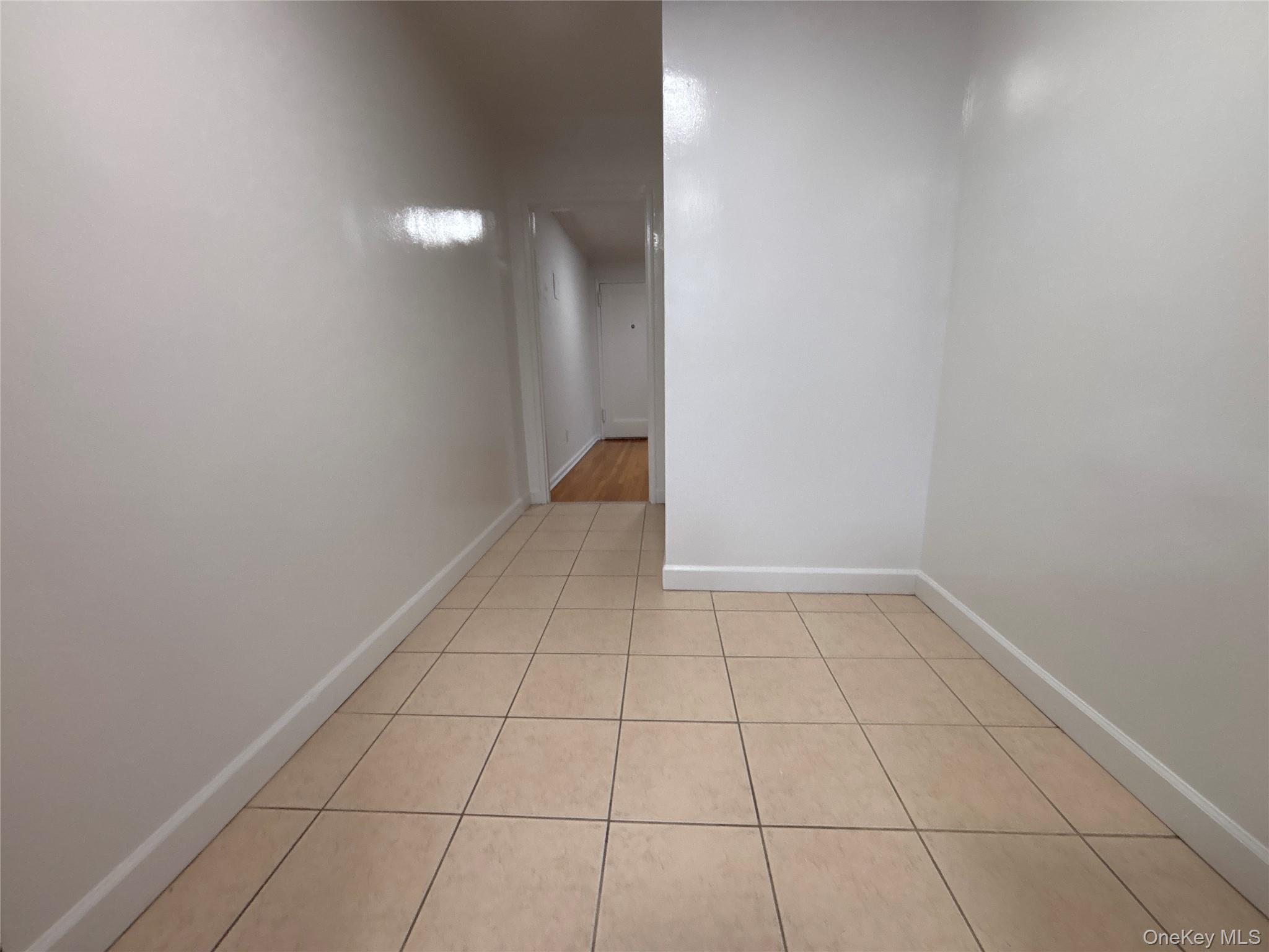 50 South Middle Neck Road, Unit 1P Great Neck, NY 11021 - Photo 12 of 22 full view of dining area