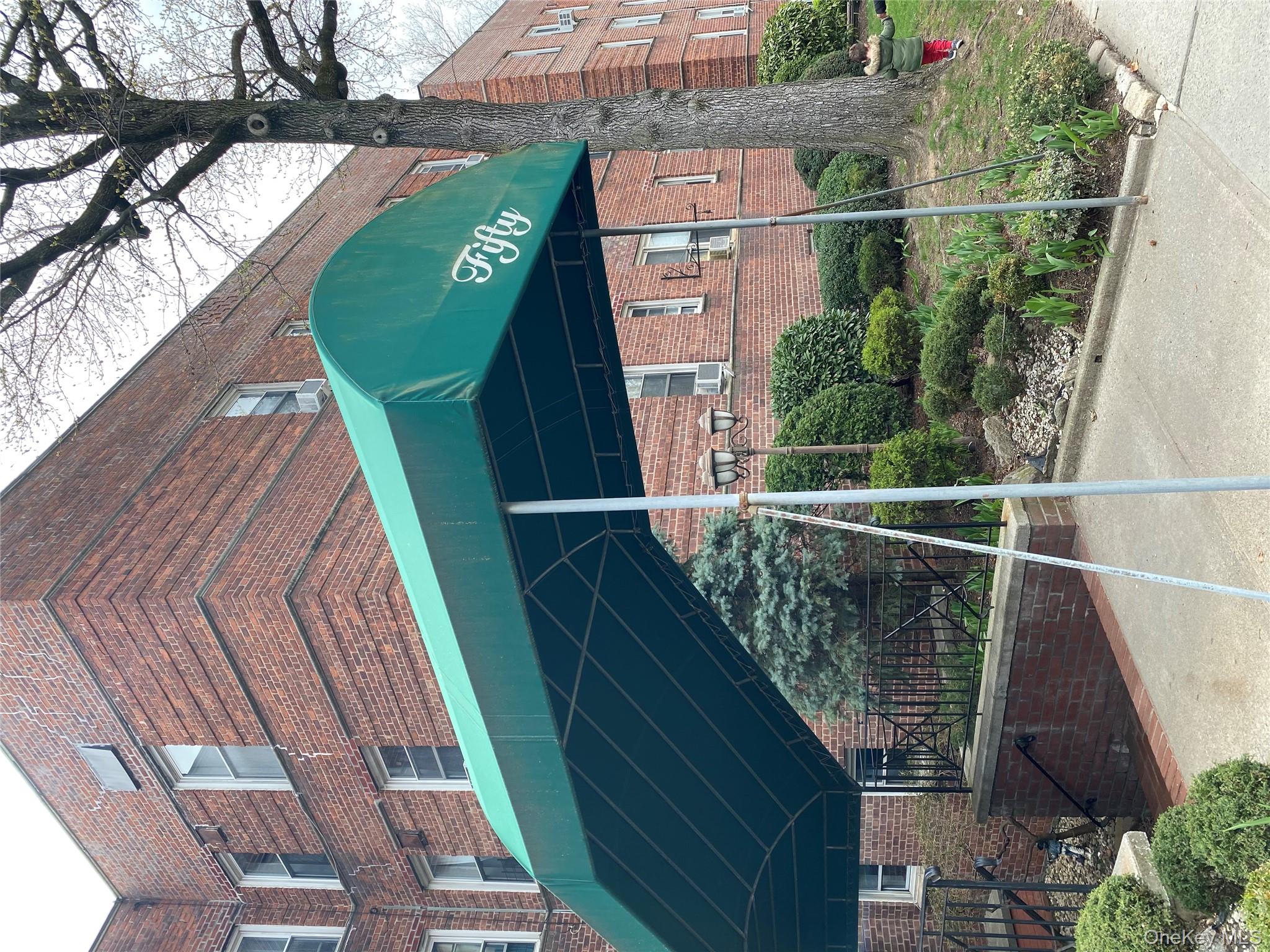 50 South Middle Neck Road, Unit 1P Great Neck, NY 11021 - Photo 2 of 22