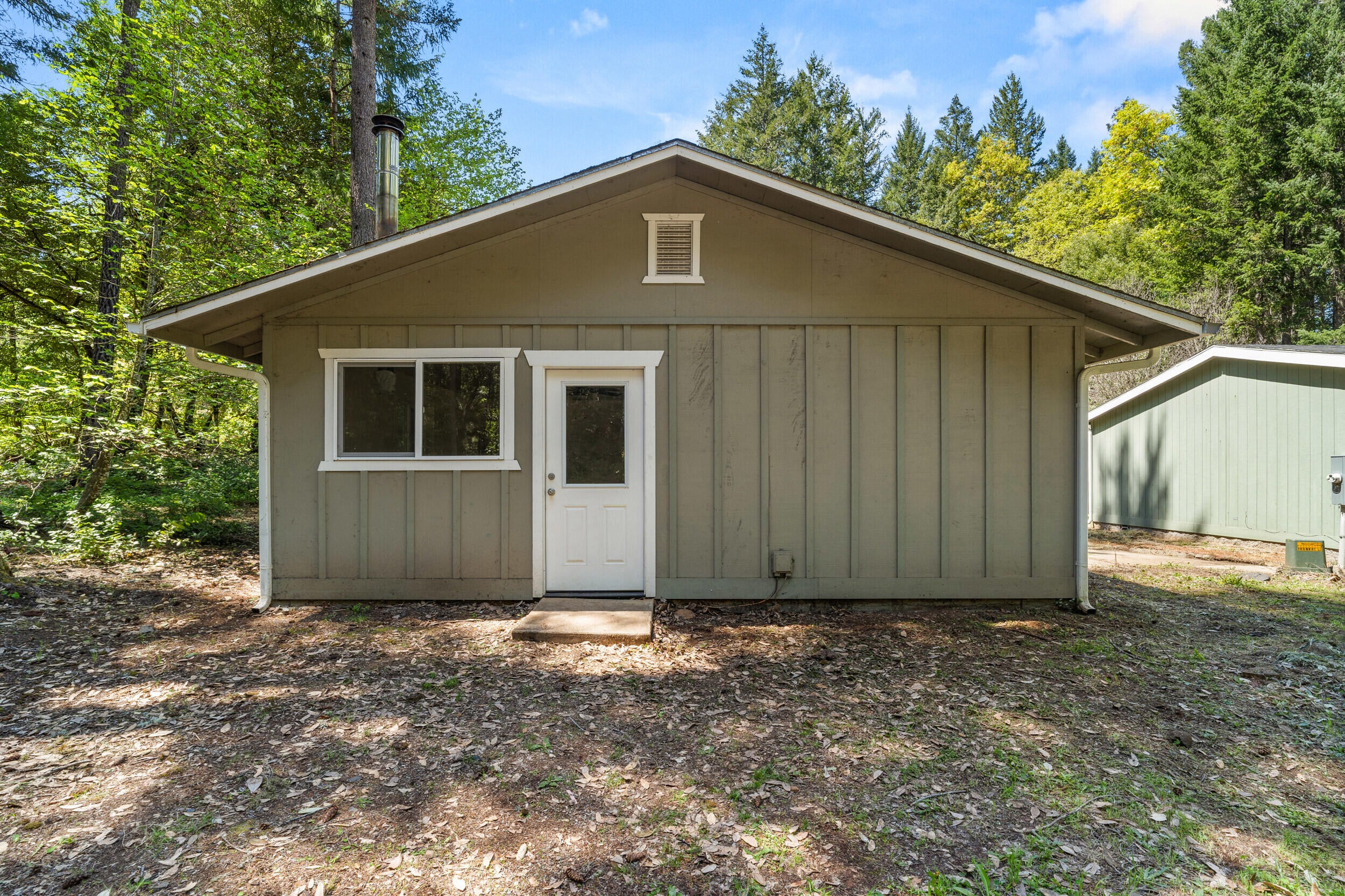 543 Pinewood Way Cave Junction, OR 97523 - Photo 20 of 27 543 pinewood way - 01