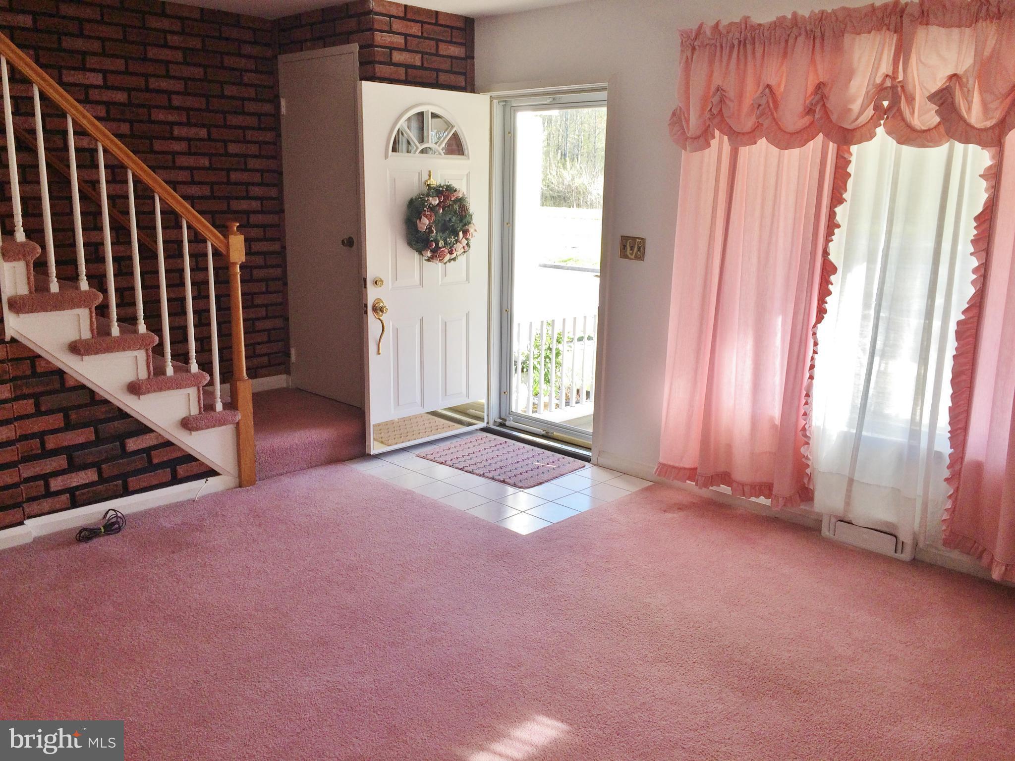 3213 Vulcan Road Baltimore, MD 21222 - Photo 4 of 15 Living Room