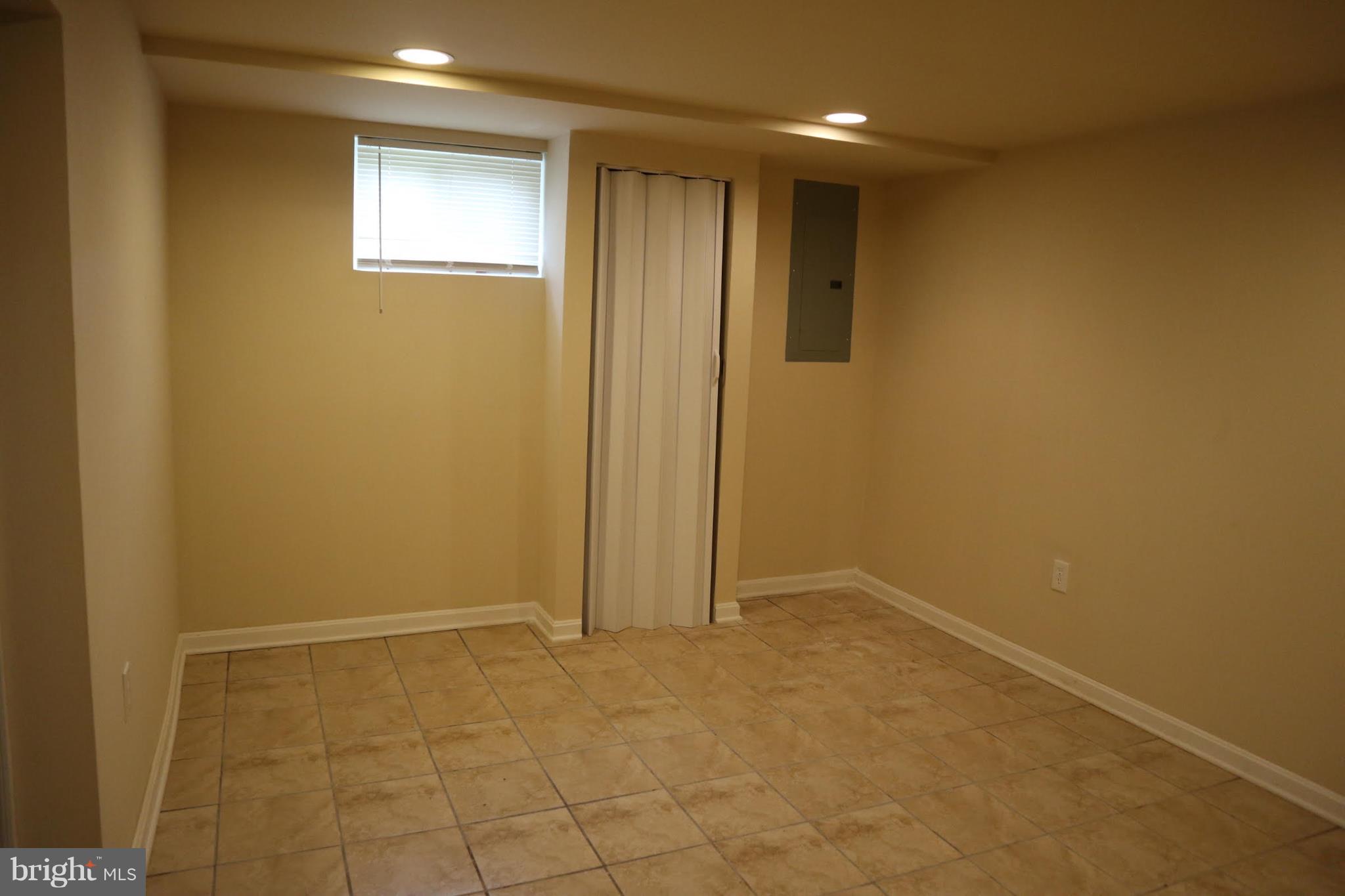 907 Brooke Road Capitol Heights, MD 20743 - Photo 20 of 27 Bonus room