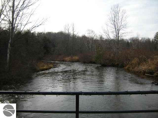 732 River Road Traverse City, MI 49696 - Photo 8 of 9 1710678-7.JPG