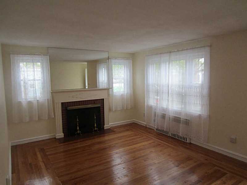 30 Drake Road Warwick, RI 02888 - Photo 4 of 25 Living Room.