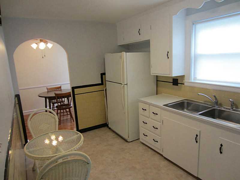 30 Drake Road Warwick, RI 02888 - Photo 7 of 25 Kitchen.