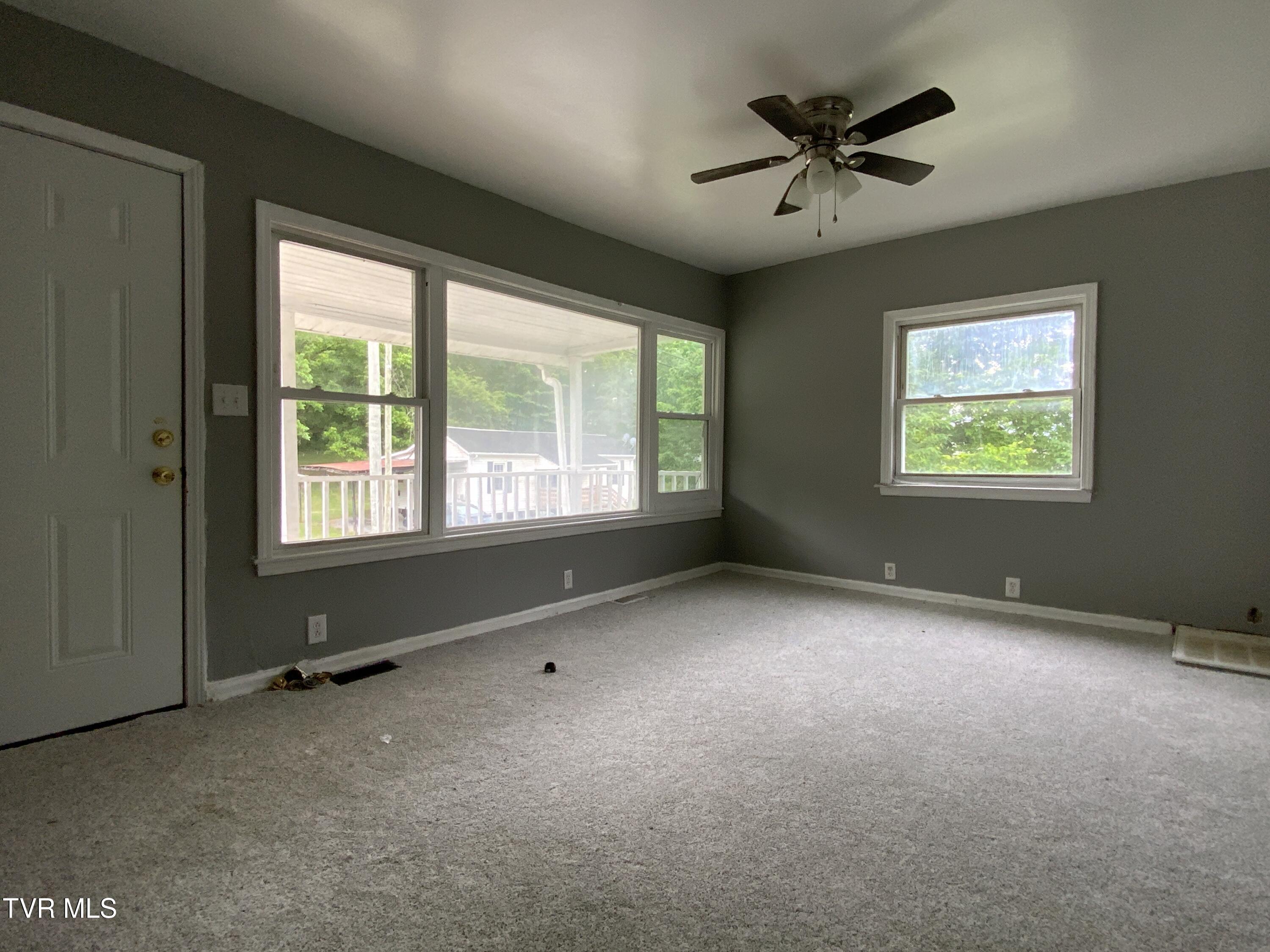 211 Locust Street, Unit 211 Greeneville, TN 37745 - Photo 8 of 20 IMG_3611