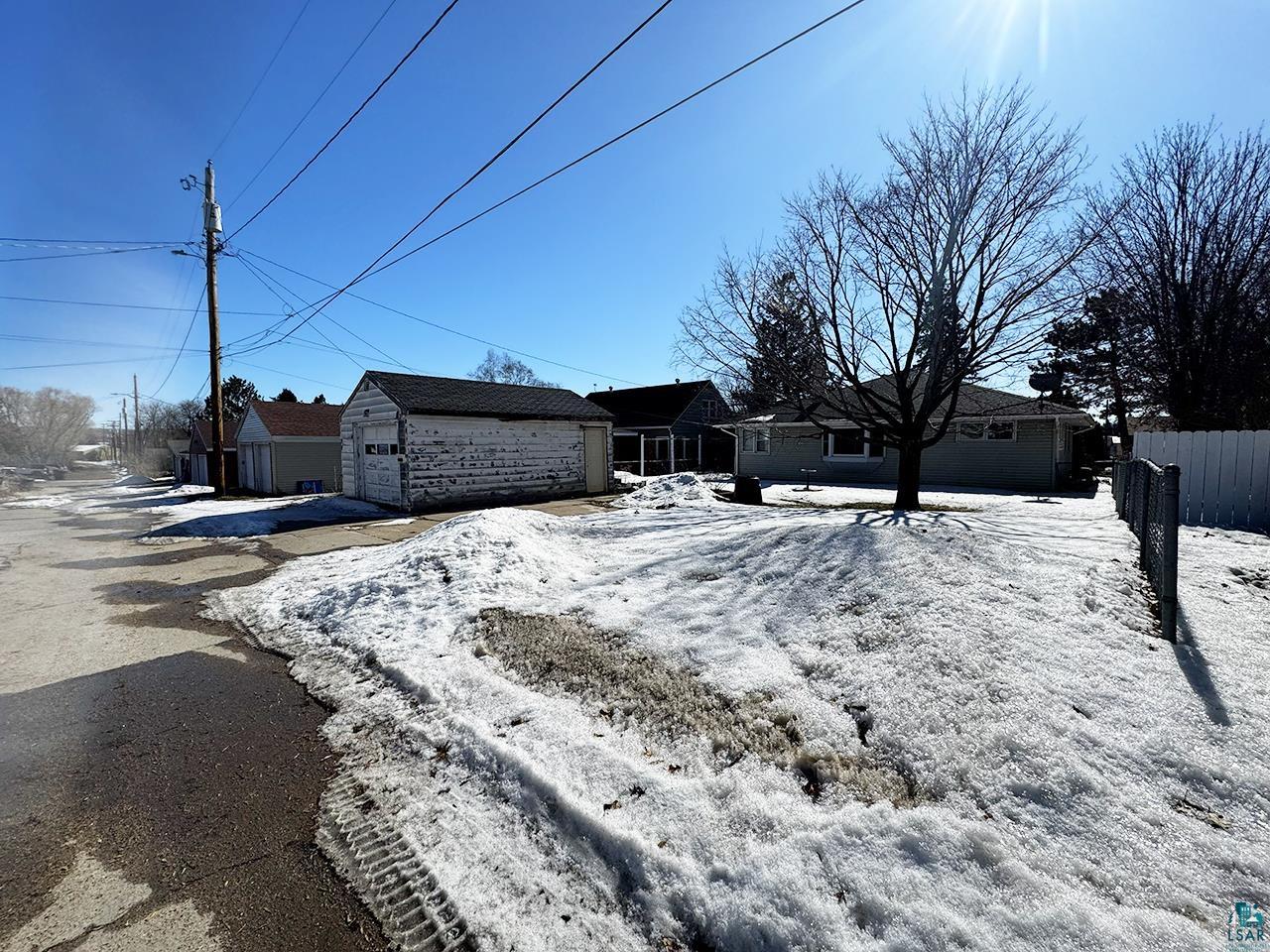 811 7th Street North Virginia, MN 55792 - Photo 35 of 37 Ranch-style home with an outbuilding
