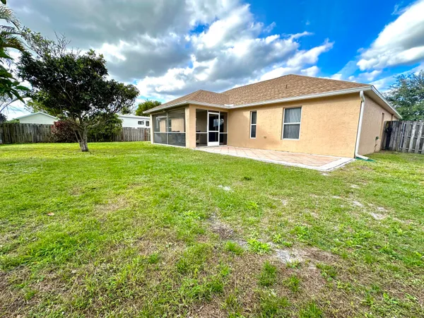 $2,900 | 174 Southwest Sea Lion Road, Port St. Lucie, FL 34953