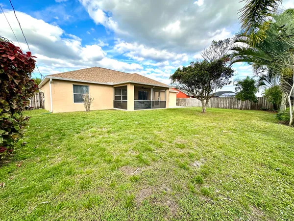 $2,900 | 174 Southwest Sea Lion Road, Port St. Lucie, FL 34953