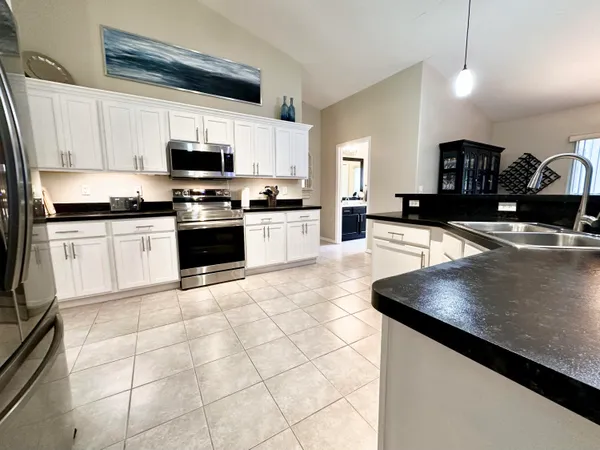 $2,900 | 174 Southwest Sea Lion Road, Port St. Lucie, FL 34953