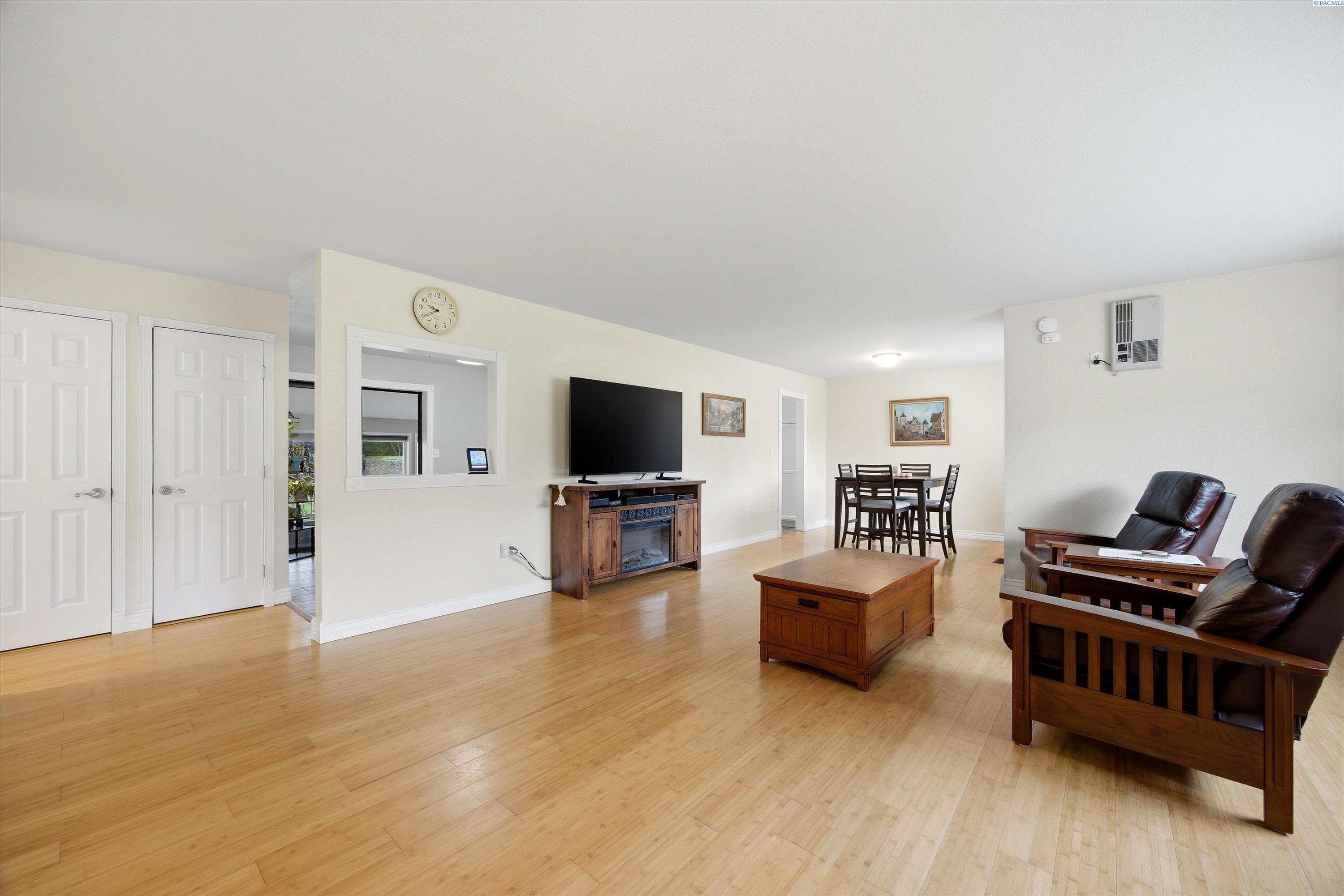 267 Mata Road Kennewick, WA 99338 - Photo 3 of 31 Gallery Image 3