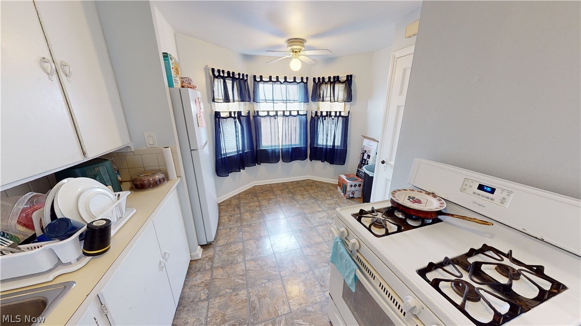 13694 Cedar Road Cleveland, OH 44118 - Photo 27 of 40 Upper unit Kitchen