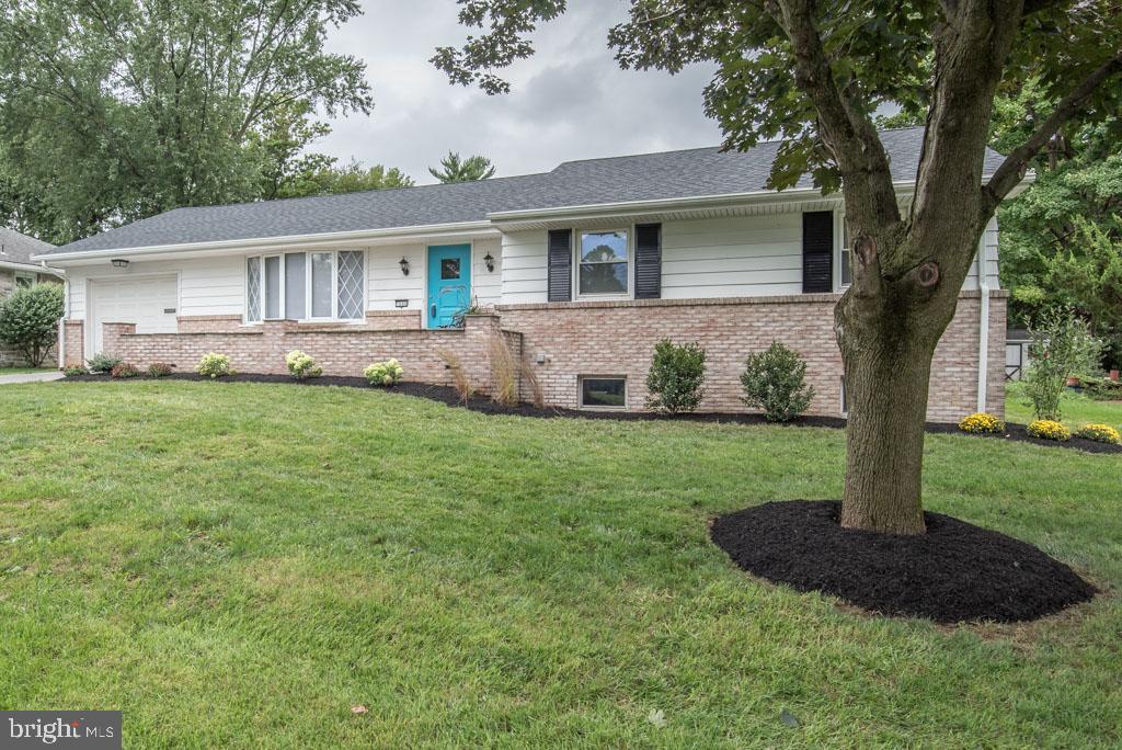 1646 Ridgedale Drive Lancaster, PA 17601 - Photo 2 of 32 Gallery Image 2