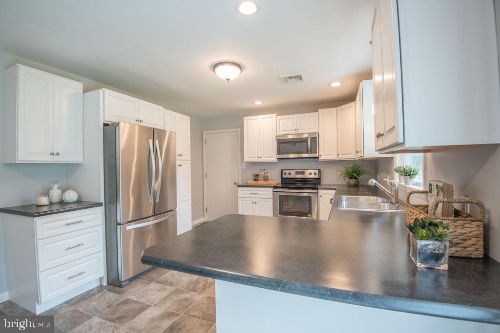 1646 Ridgedale Drive Lancaster, PA 17601 - Photo 13 of 32 Gallery Image 13