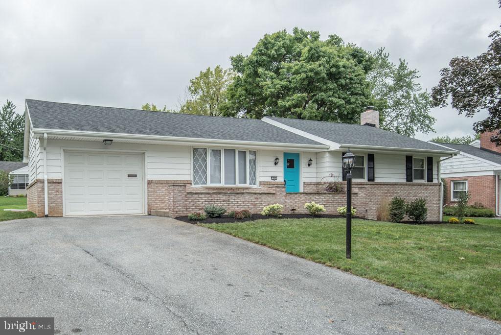 1646 Ridgedale Drive Lancaster, PA 17601 - Photo 3 of 32 Gallery Image 3